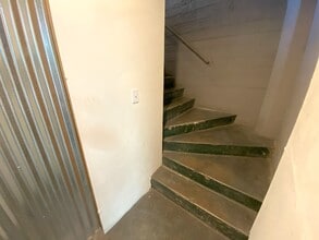 817 S Los Angeles St, Los Angeles, CA for lease Interior Photo- Image 2 of 23