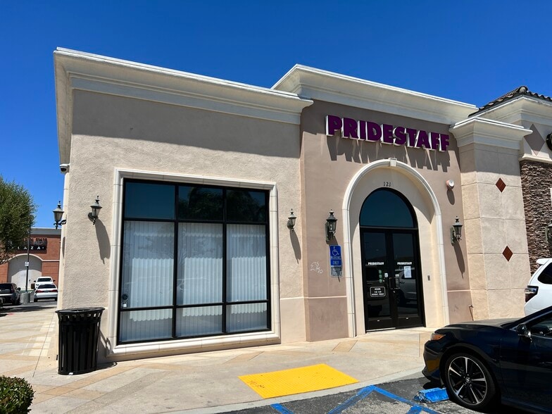 111-195 E Gonzales Rd, Oxnard, CA for lease - Building Photo - Image 2 of 21