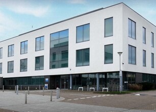 Unit 5220 Delta Way, Brockworth à louer Photo du bâtiment- Image 1 de 1