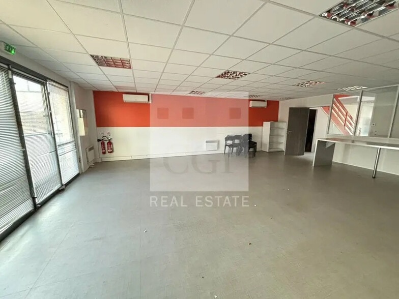 Bureau dans Bron à louer - Photo intérieure - Image 2 de 8