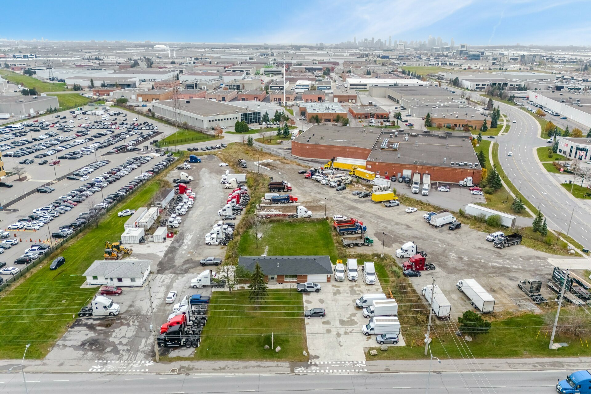 140-160 Derry Rd E, Mississauga, ON à vendre Photo du bâtiment- Image 1 de 58