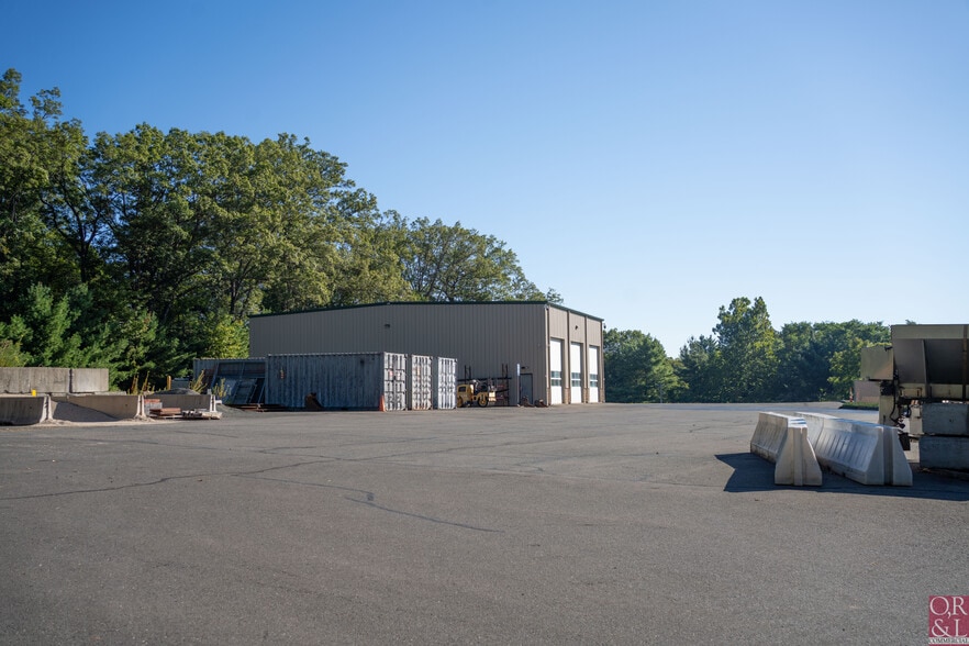 1198 West St, Southington, CT for lease - Building Photo - Image 3 of 9