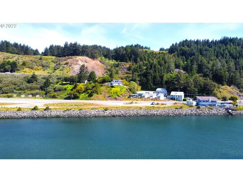 Wedderburn Loop, Gold Beach, OR for sale - Primary Photo - Image 1 of 8