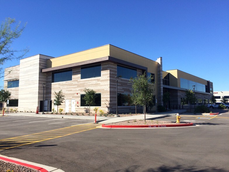 20333 N 19th Ave, Phoenix, AZ à louer - Photo du bâtiment - Image 2 de 7