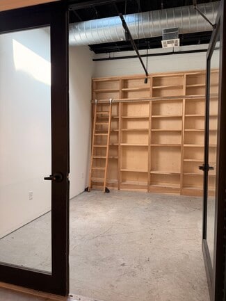 More details for 1919 N Main St, Houston, TX - Retail for Lease