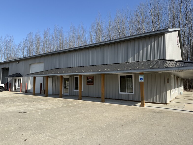 11775 Cedar Rock Dr Ne, Rockford, MI for lease - Primary Photo - Image 1 of 7