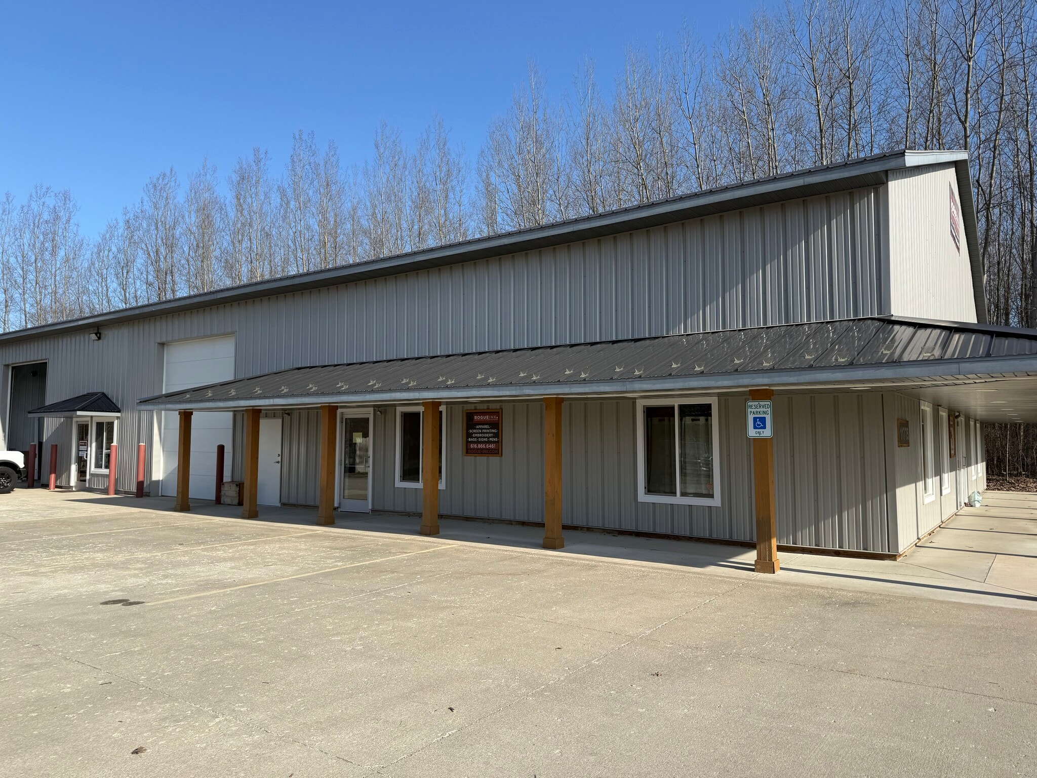 11775 Cedar Rock Dr Ne, Rockford, MI for lease Primary Photo- Image 1 of 8