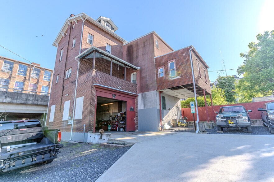 359 W Tilghman St, Allentown, PA à vendre - Photo du bâtiment - Image 3 de 38