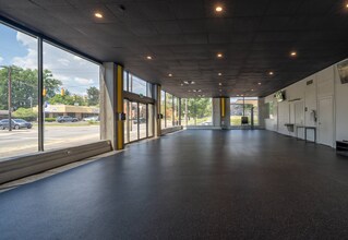 1562 King Ave, Columbus, OH for lease Interior Photo- Image 1 of 3