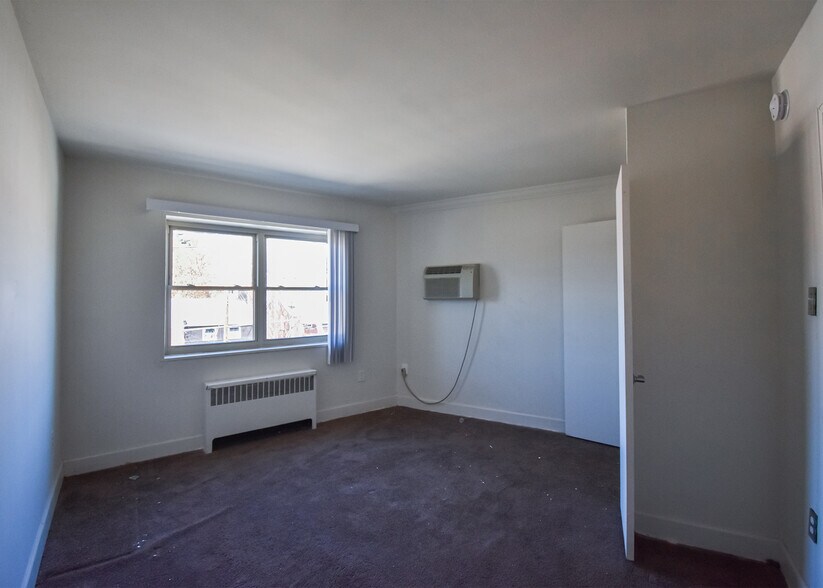 401 Chaplin St SE, Washington, DC à vendre - Photo intérieure - Image 2 de 9