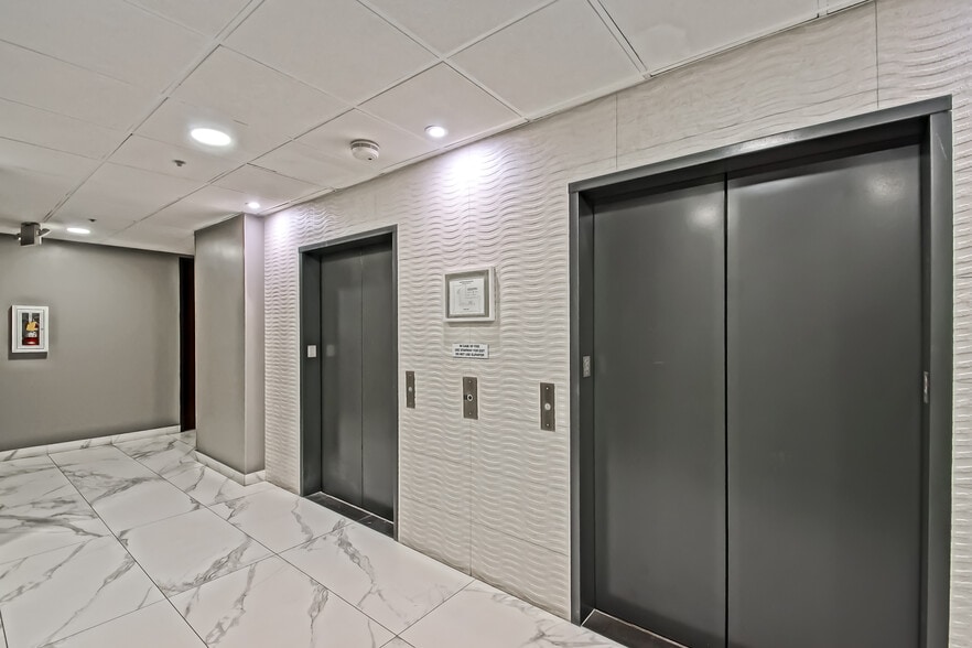 18377 Beach Blvd, Huntington Beach, CA for lease - Lobby - Image 2 of 24