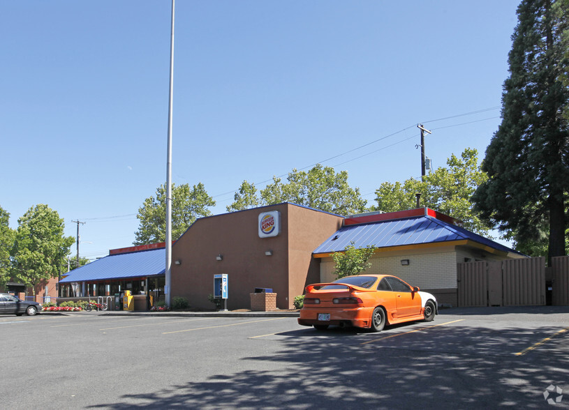 1525 SE Grand Ave, Portland, OR for lease - Primary Photo - Image 1 of 2