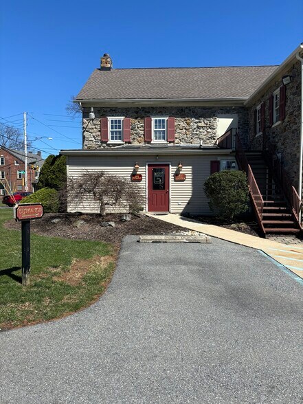 5386 Chestnut St, Emmaus, PA à louer - Photo du bâtiment - Image 3 de 3
