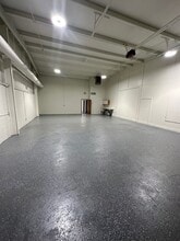 5499 Perry Dr, Waterford, MI for lease Interior Photo- Image 1 of 9