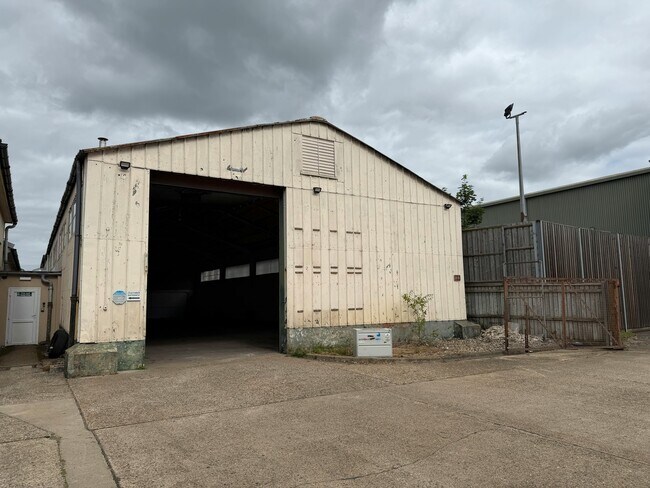Plus de détails pour Ministry Rd, Thatcham - Industriel à louer