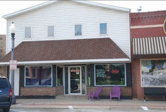 Plus de détails pour 210 S Main St, Fayette, IA - Vente au détail à vendre