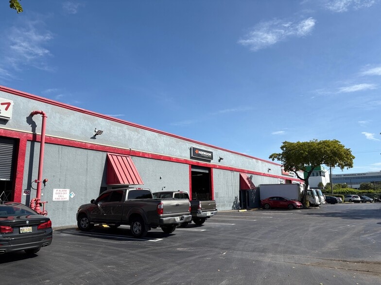 1301 SW 2nd St, Pompano Beach, FL for lease - Building Photo - Image 3 of 15