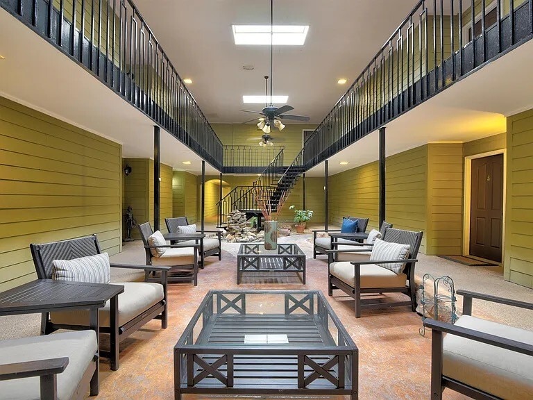 210 S McLean Blvd, Memphis, TN for sale - Building Photo - Image 3 of 12