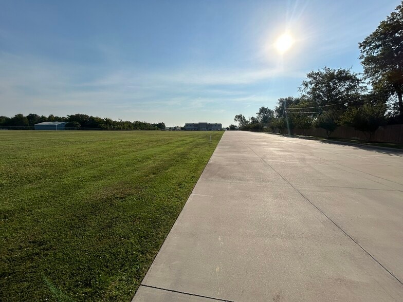 1339 N Garnett Rd, Tulsa, OK for lease - Building Photo - Image 3 of 5