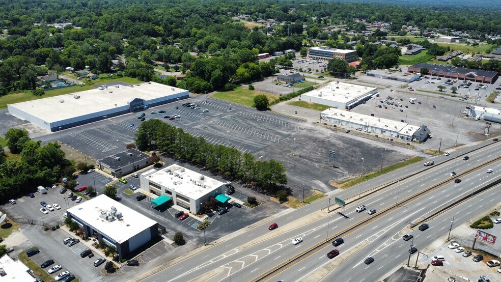 1401 Memorial Pky, Huntsville, AL à vendre - Photo du bâtiment - Image 3 de 8