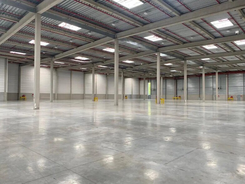 Industriel dans Le Plessis-Pâté à louer - Photo du bâtiment - Image 2 de 4