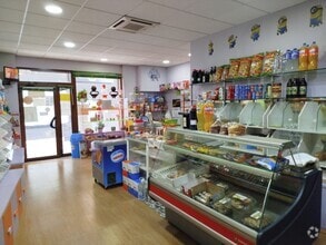Retail in Quintanar de la Orden, Toledo for lease Interior Photo- Image 1 of 4