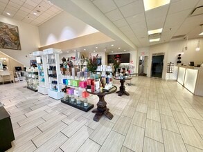 90 W Mount Pleasant Ave, Livingston, NJ à louer Photo intérieure- Image 2 de 9