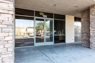 90 S Stephanie St, Henderson, NV à louer Photo intérieure- Image 1 de 11