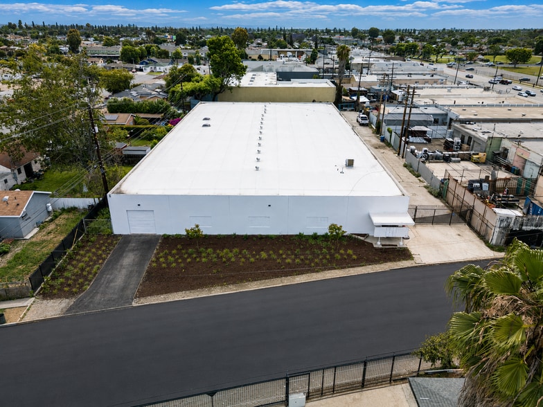 2728 N Slater Ave, Compton, CA for lease - Building Photo - Image 1 of 11