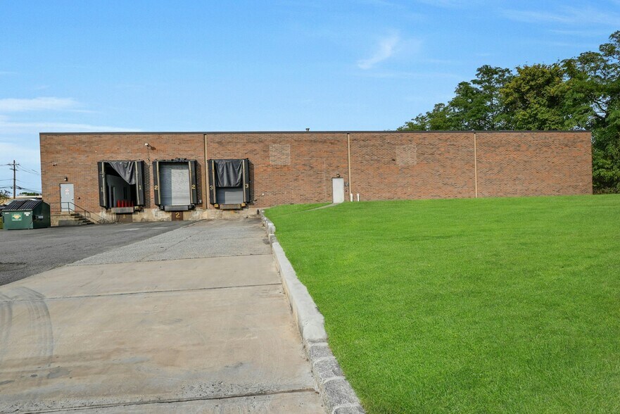 106 Stonehurst Ct, Northvale, NJ à louer - Photo du bâtiment - Image 2 de 19