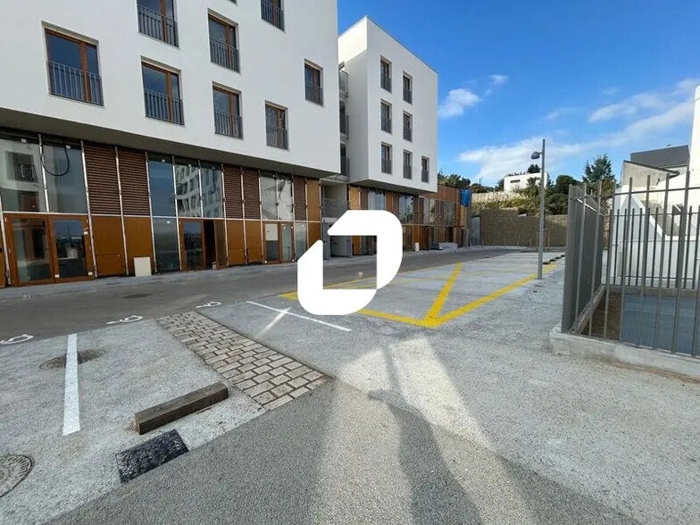 Flex in Vitry-sur-Seine for lease - Building Photo - Image 3 of 11