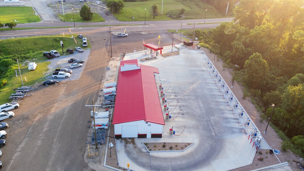 Patriot Express Car Wash Portfolio portefeuille de 2 propriétés à vendre sur LoopNet.ca - Photo du bâtiment - Image 3 de 16