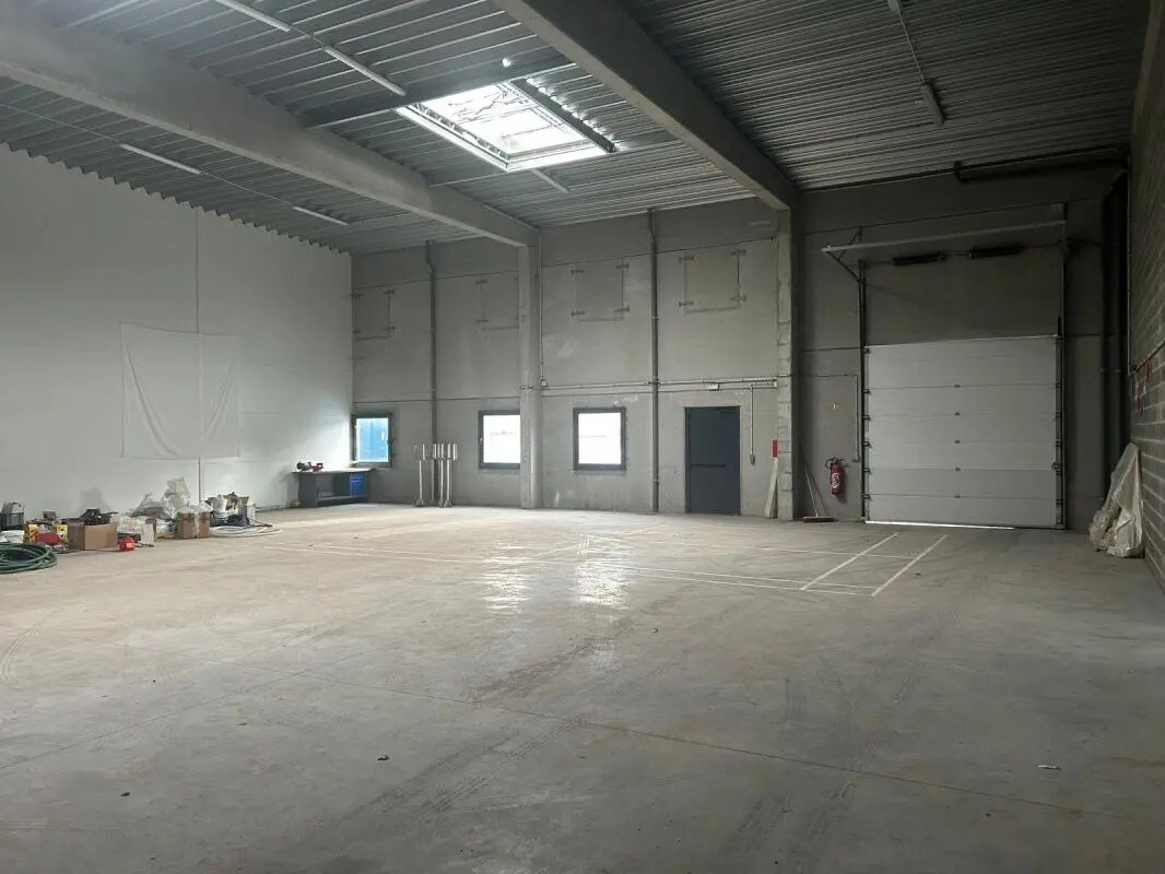 Bureau dans Sainghin-en-Mélantois à louer Photo intérieure- Image 1 de 5