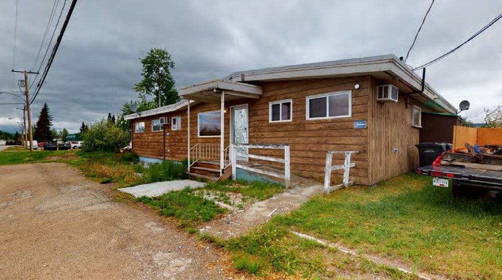 135-141 Endako Ave, Fraser Lake, BC for sale - Primary Photo - Image 1 of 1