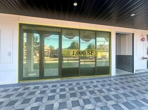 102 W Main St, Smithtown, NY for lease Interior Photo- Image 2 of 9