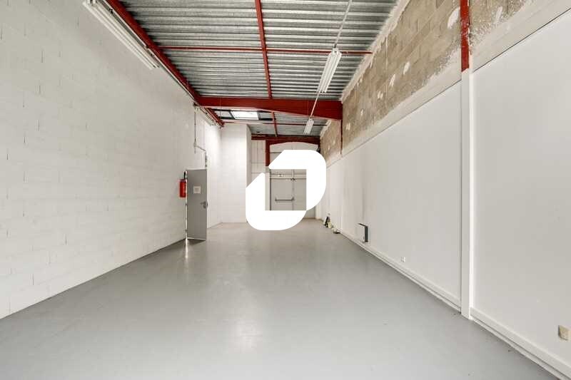 Flex in Les Ulis for lease - Interior Photo - Image 3 of 15