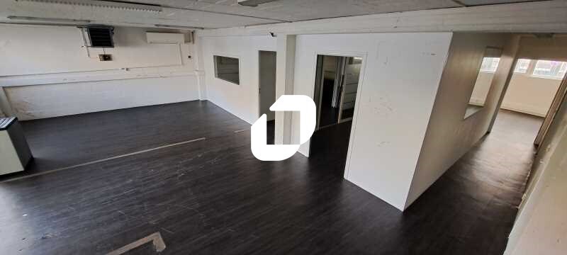 Office in Montreuil for lease - Building Photo - Image 3 of 17
