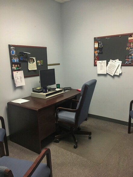 2846 Industrial Plaza Dr, Tallahassee, FL for lease - Building Photo - Image 3 of 12