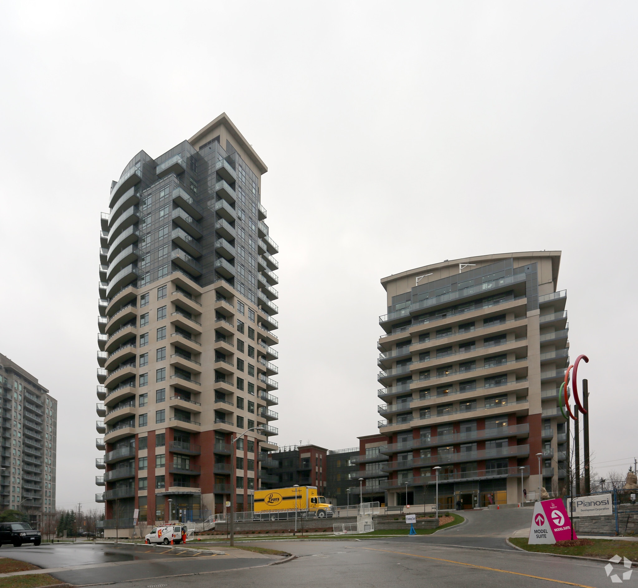 25 Fontenay Ct, Toronto, ON à louer Photo principale- Image 1 de 6