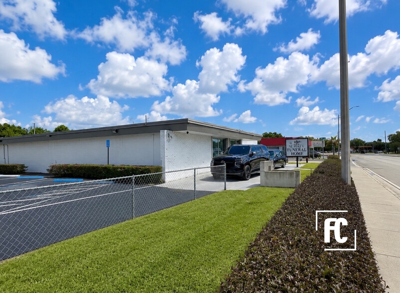1800 Okeechobee Rd, Fort Pierce, FL for sale - Building Photo - Image 3 of 38