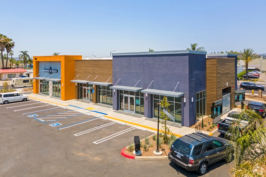 1107 E Valley Pky, Escondido, CA for lease - Building Photo - Image 2 of 11