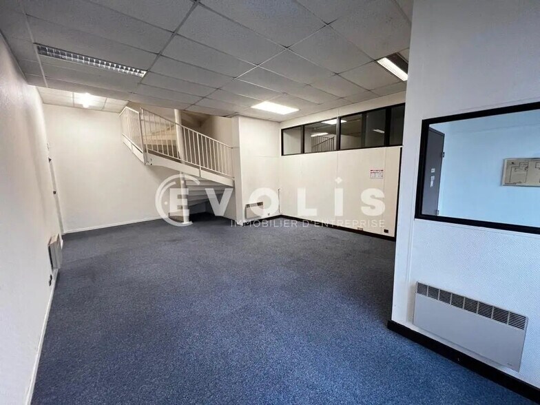 Industriel dans Bondoufle à louer - Photo intérieure - Image 3 de 13