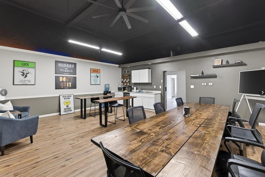 6434 Main St, North Branch, MN à louer - Photo du bâtiment - Image 3 de 6
