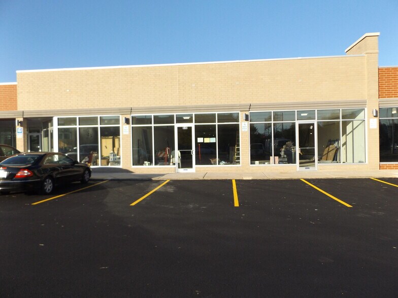 500-550 W Northwest Hwy, Arlington Heights, IL à louer - Photo du bâtiment - Image 3 de 12