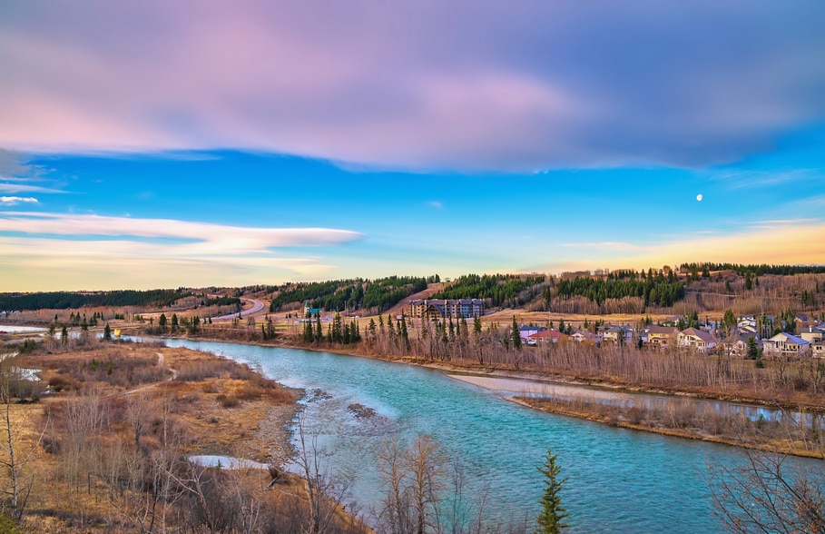 SE Corner Cowboy Trl & James Walker Trl, Cochrane, AB for lease - Primary Photo - Image 1 of 2