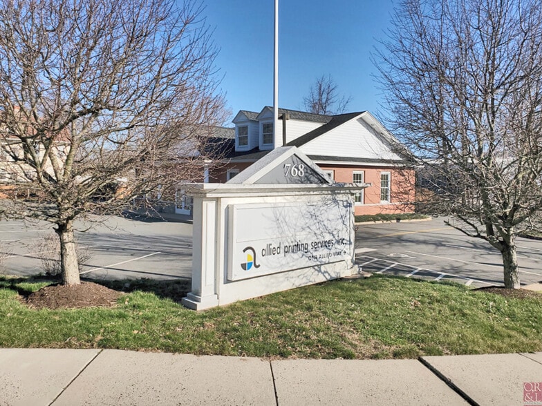 768 N Main St, Manchester, CT à louer - Photo du bâtiment - Image 3 de 8