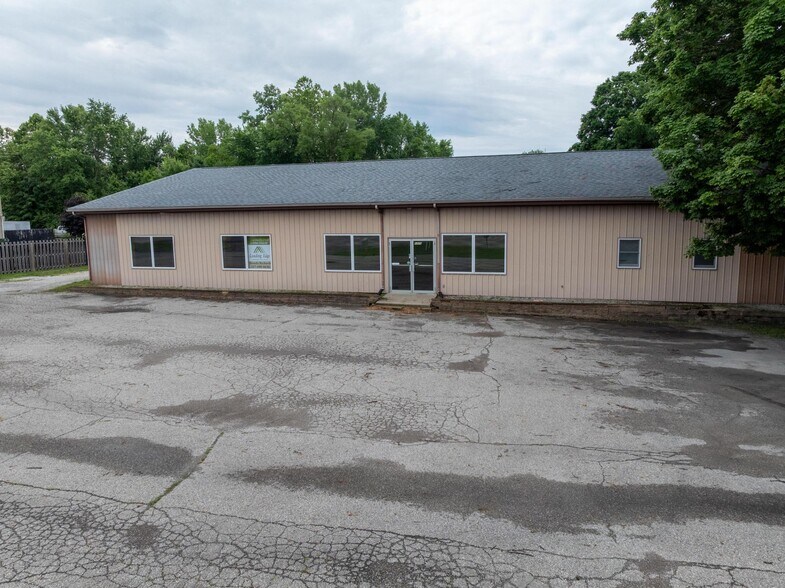 2225 W Main St, Greenfield, IN for sale - Building Photo - Image 3 of 37