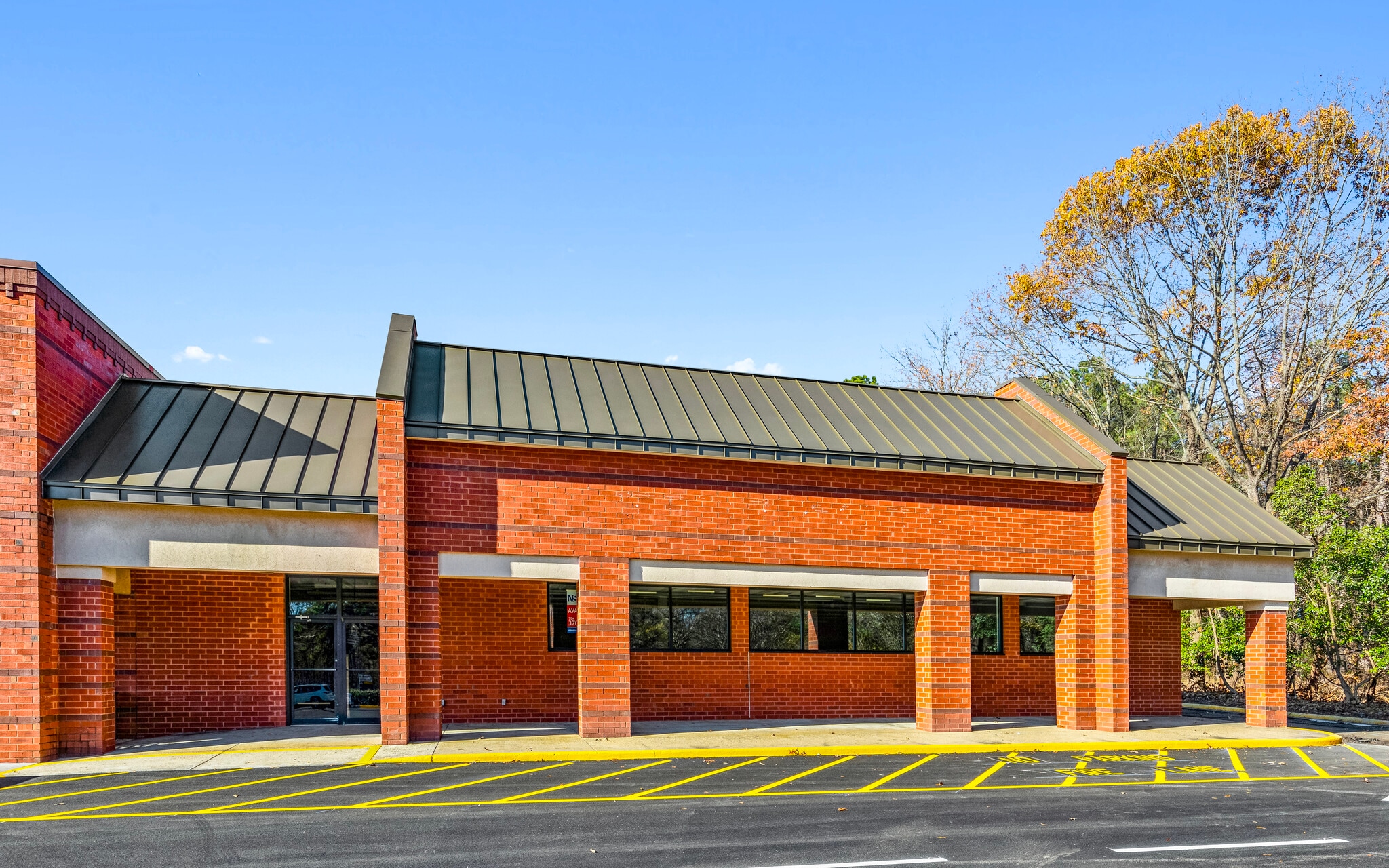 15700-15710 Jefferson Davis Hwy, Colonial Heights, VA for lease Building Photo- Image 1 of 1
