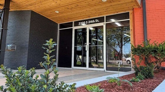 2200 S 24th St, Omaha, NE à louer - Photo du bâtiment - Image 3 de 11