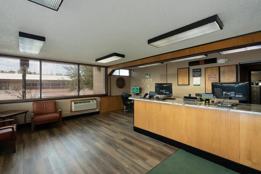 601 W 1st St, Havre, MT à vendre - Photo du bâtiment - Image 3 de 11
